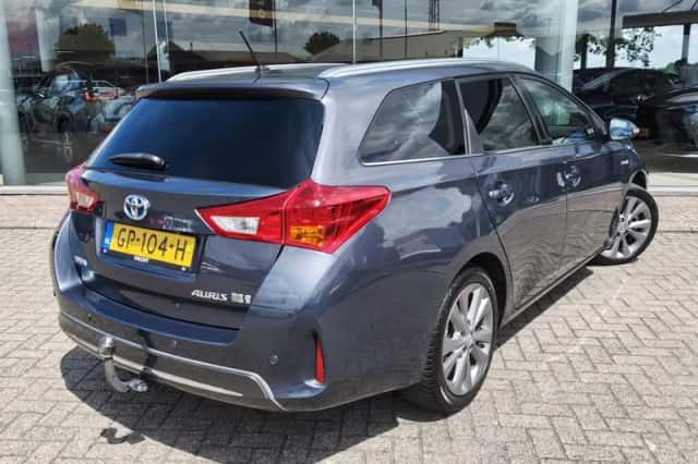 Toyota Auris (2015) thumbnail 4