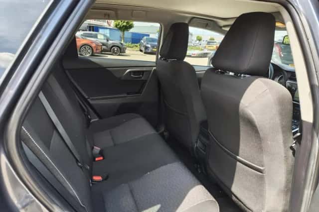 Toyota Auris (2015) thumbnail 32
