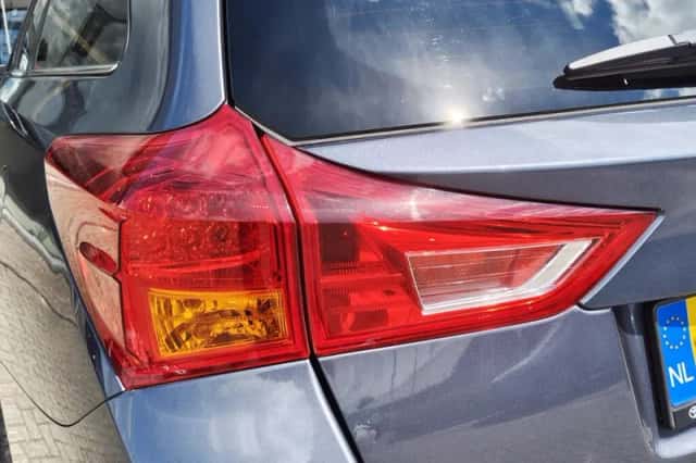 Toyota Auris (2015) thumbnail 37