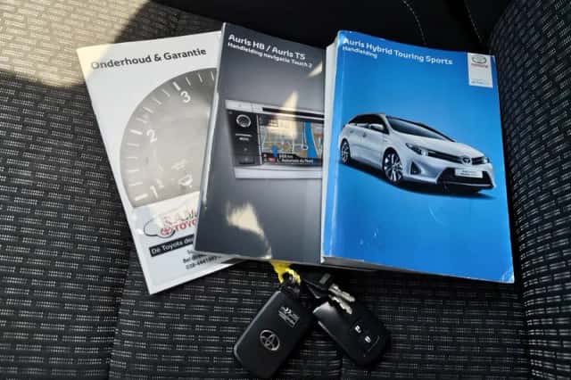 Toyota Auris (2015) thumbnail 41