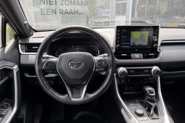 Toyota RAV4 (2022) thumbnail 11