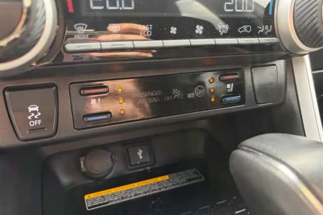 Toyota RAV4 (2022) thumbnail 27