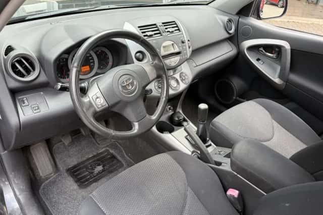 Toyota RAV4 (2006) thumbnail 21