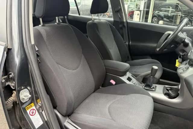 Toyota RAV4 (2006) thumbnail 23