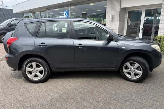Toyota RAV4 (2006) thumbnail 5