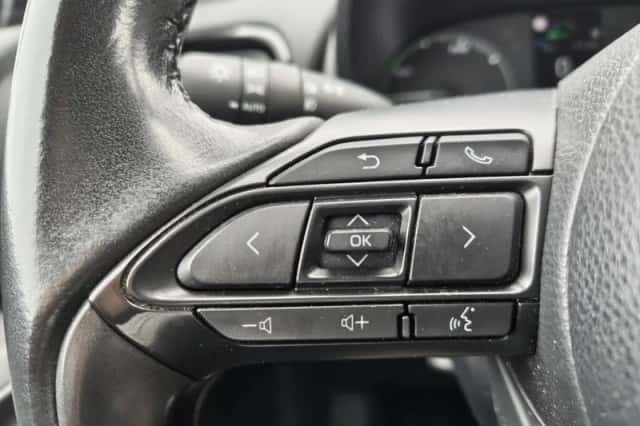 Toyota Yaris (2021) thumbnail 14
