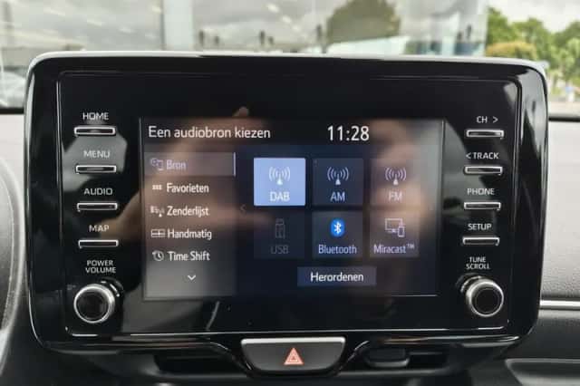 Toyota Yaris (2021) thumbnail 16