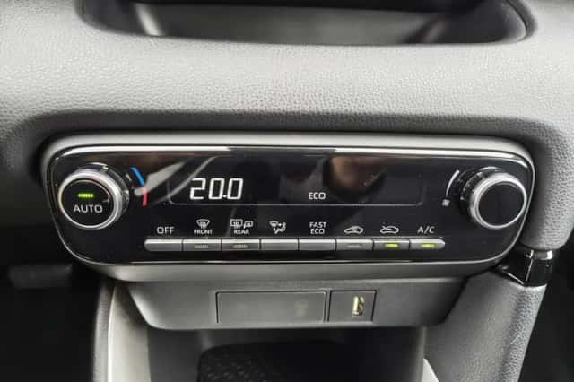 Toyota Yaris (2021) thumbnail 20