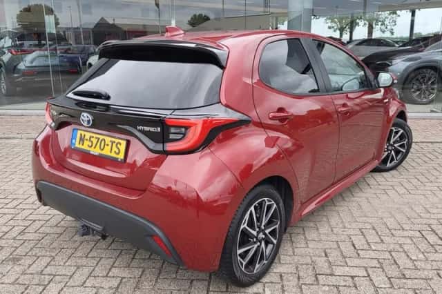 Toyota Yaris (2021) thumbnail 4