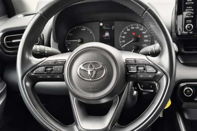 Toyota Yaris (2021) thumbnail 10