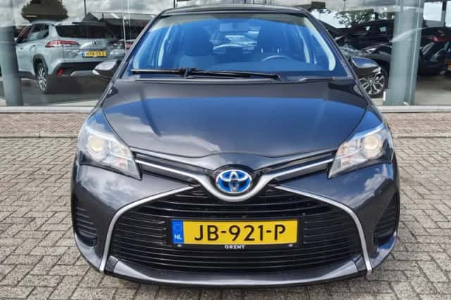 Toyota Yaris (2015) thumbnail 6