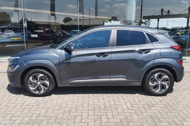 Hyundai Kona (2021) thumbnail 3