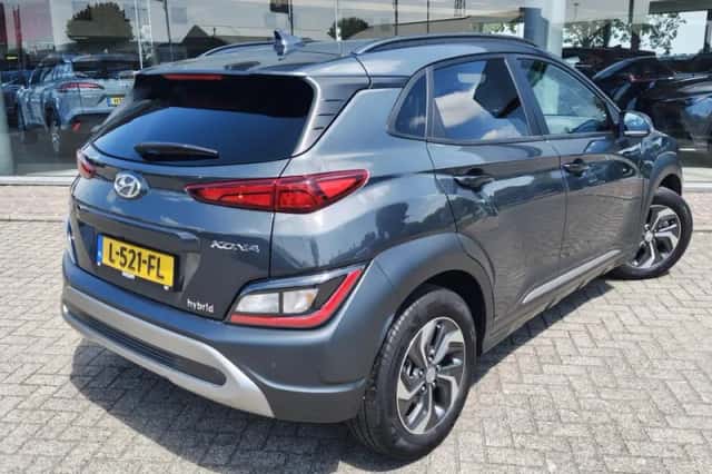 Hyundai Kona (2021) thumbnail 4