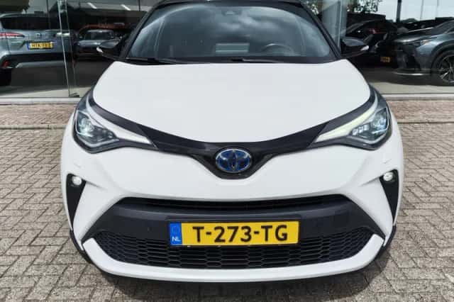 Toyota C-HR (2022) thumbnail 6