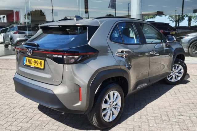 Toyota Yaris Cross (2025) thumbnail 4