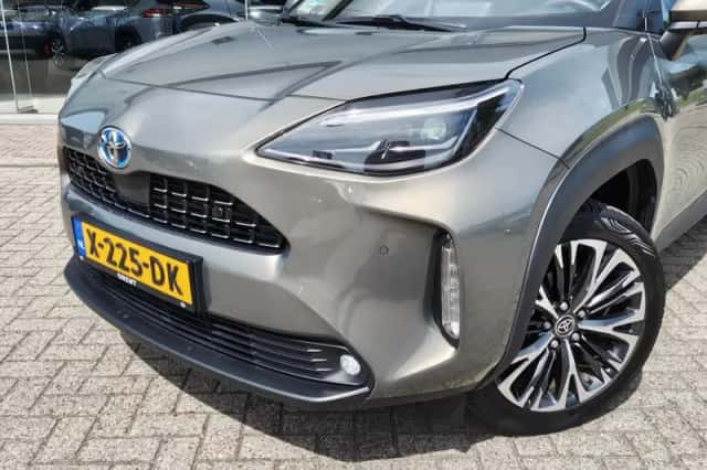 Toyota Yaris Cross (2023) thumbnail 2
