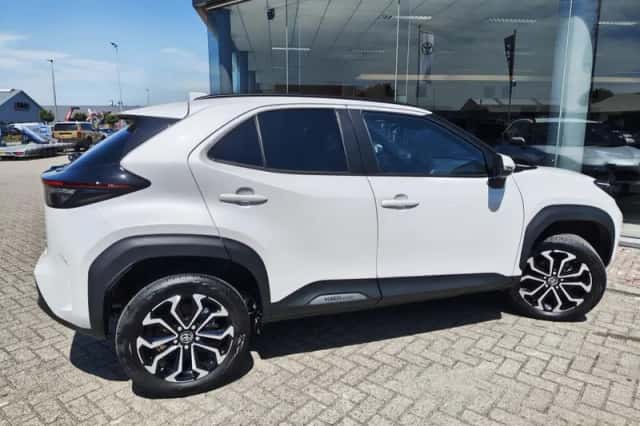 Toyota Yaris Cross (2025) thumbnail 5