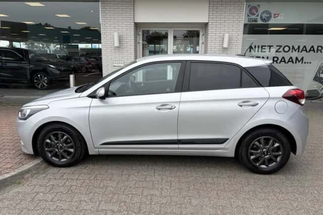 Hyundai i20 (2018) thumbnail 3