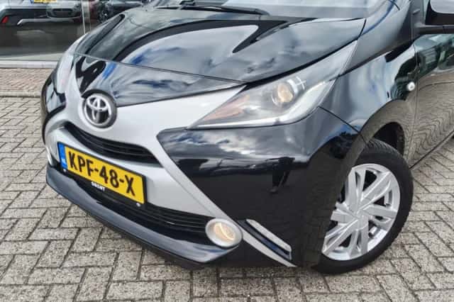 Toyota Aygo (2017) thumbnail 2