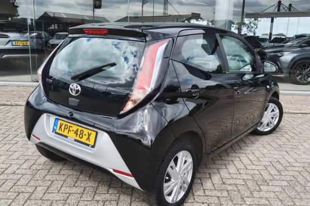 Toyota Aygo (2017) thumbnail 4