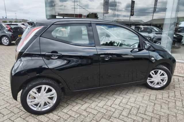 Toyota Aygo (2017) thumbnail 5
