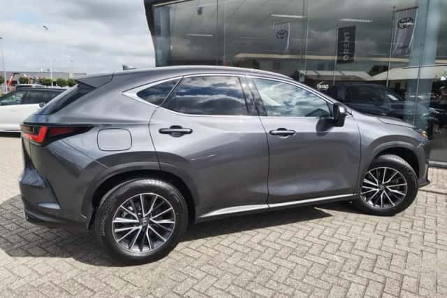 Lexus NX (2025) thumbnail 5