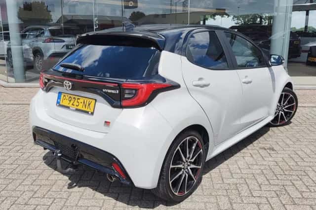 Toyota Yaris (2022) thumbnail 4