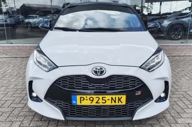 Toyota Yaris (2022) thumbnail 6