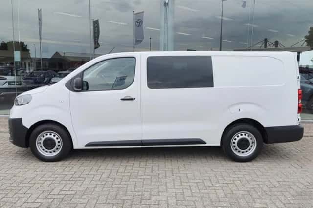 Toyota Proace (2024) thumbnail 3