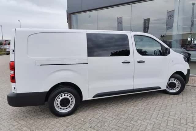 Toyota Proace (2024) thumbnail 5