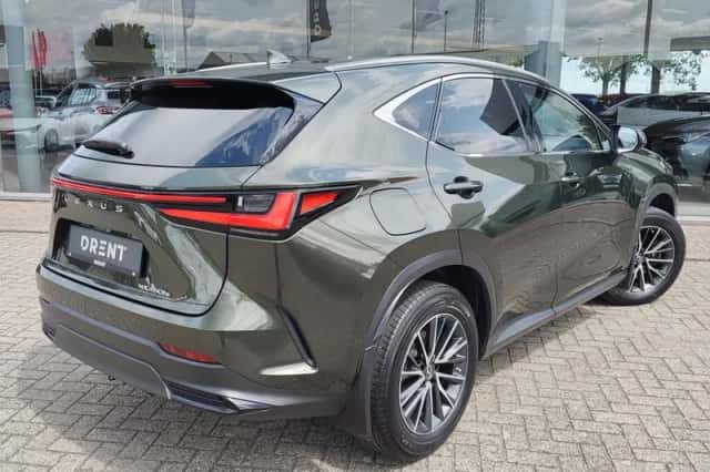 Lexus NX (2023) thumbnail 4