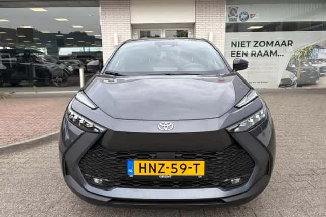 Toyota C-HR (2025) thumbnail 6