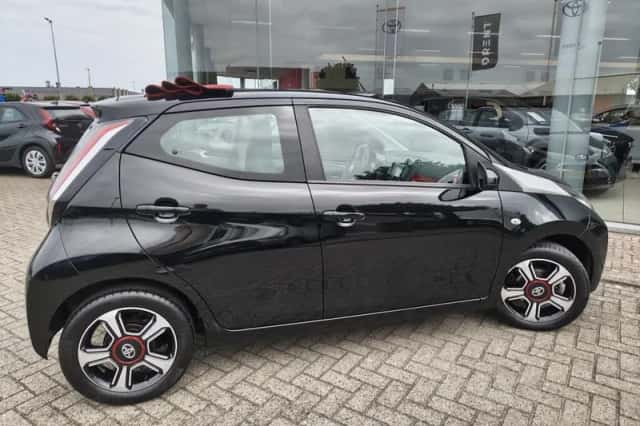 Toyota Aygo (2017) thumbnail 6