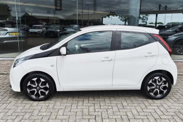 Toyota Aygo (2019) thumbnail 3