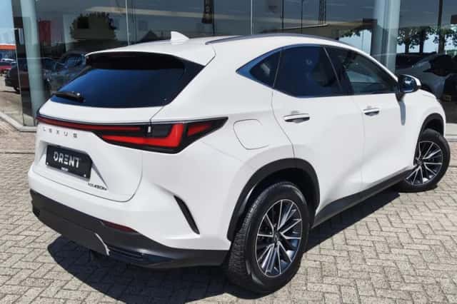 Lexus NX (2025) thumbnail 4