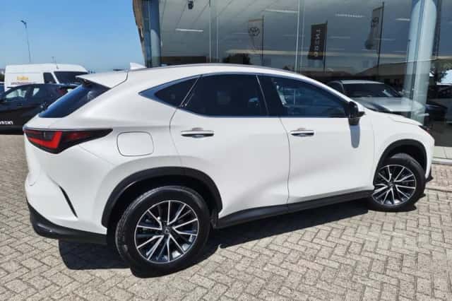 Lexus NX (2025) thumbnail 5