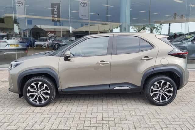 Toyota Yaris Cross (2022) thumbnail 3