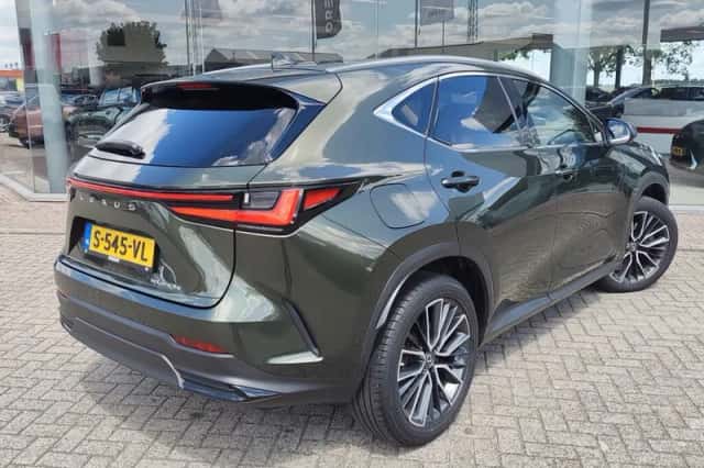 Lexus NX (2023) thumbnail 5