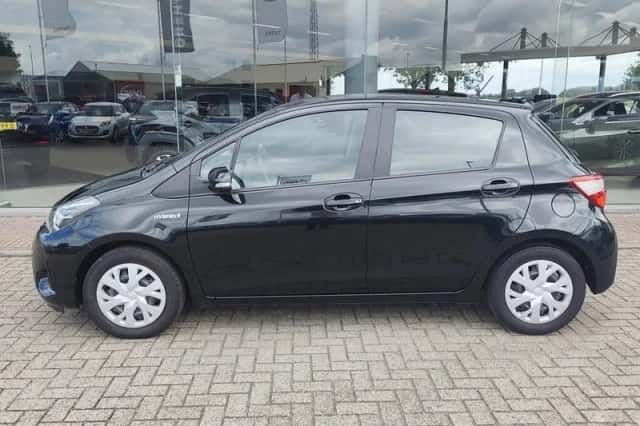 Toyota Yaris (2019) thumbnail 3