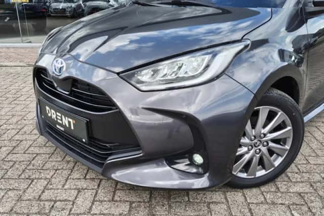 Toyota Yaris (2024) thumbnail 2