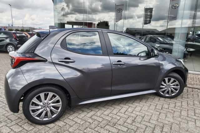 Toyota Yaris (2024) thumbnail 5
