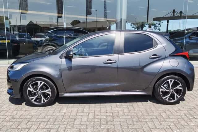 Toyota Yaris (2024) thumbnail 3