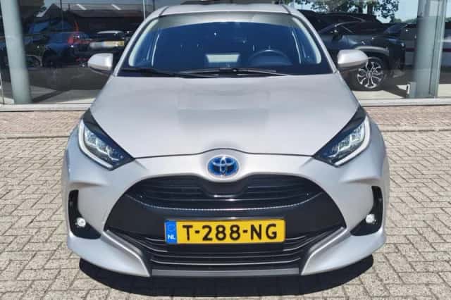 Toyota Yaris (2020) thumbnail 6