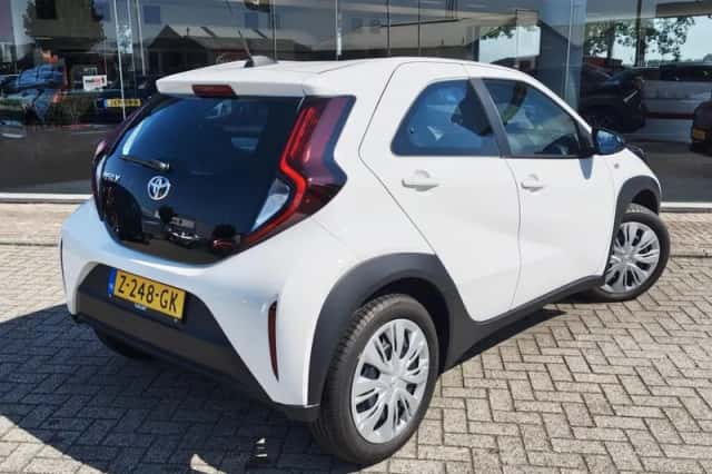 Toyota Aygo (2024) thumbnail 4
