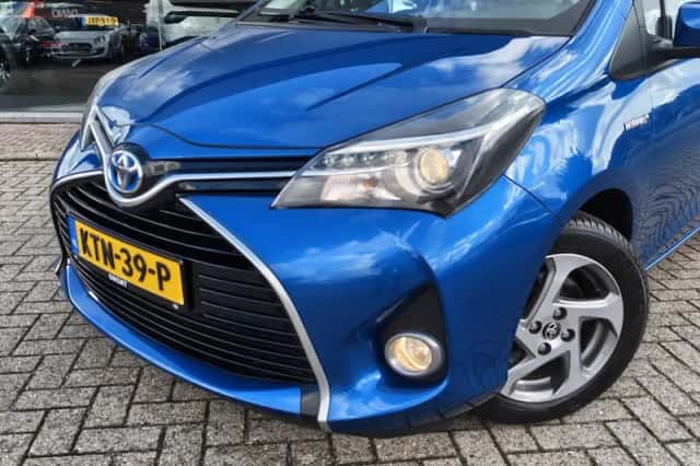 Toyota Yaris (2014) thumbnail 2