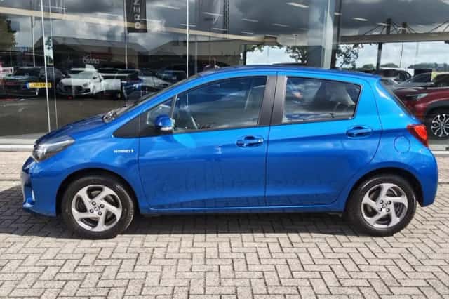 Toyota Yaris (2014) thumbnail 3