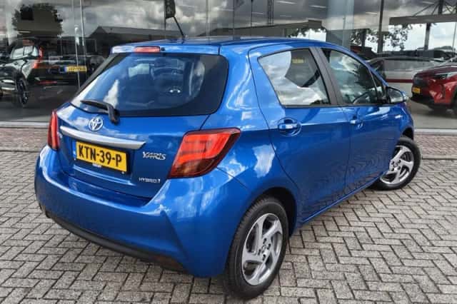 Toyota Yaris (2014) thumbnail 4