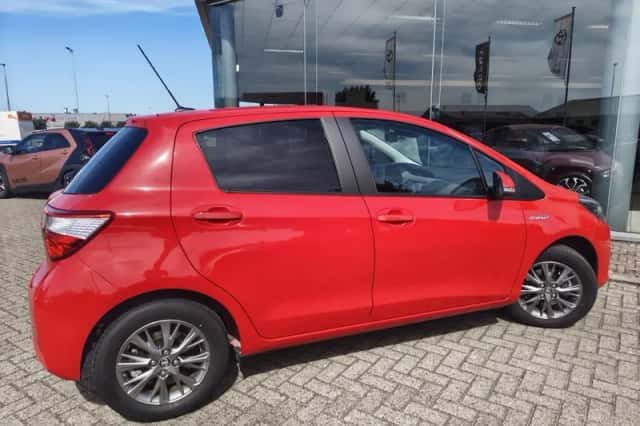 Toyota Yaris (2019) thumbnail 5