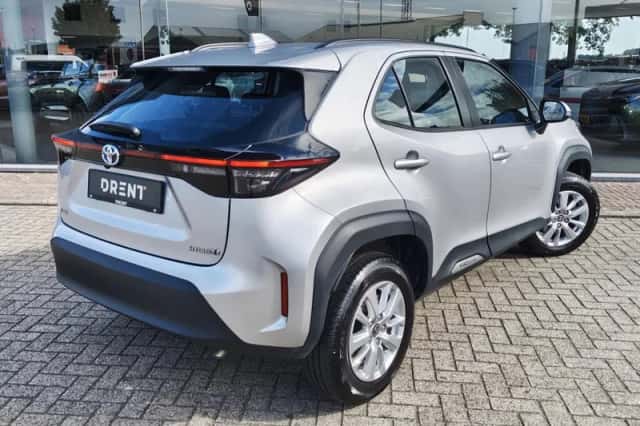 Toyota Yaris Cross (2024) thumbnail 4