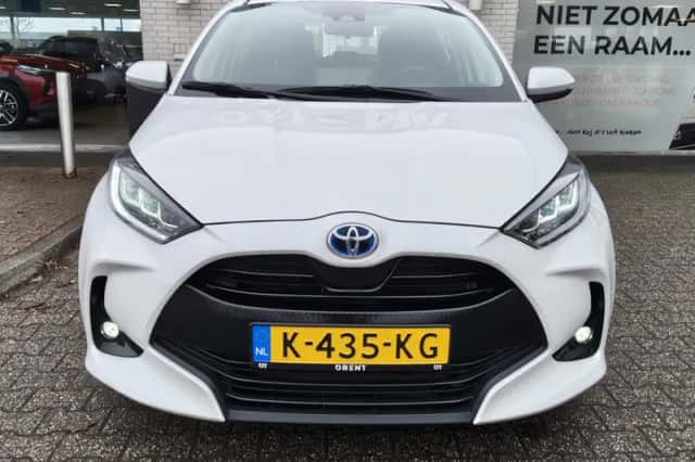 Toyota Yaris (2021) thumbnail 5